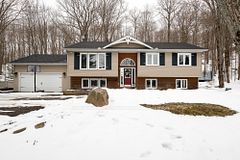 791 Old Muskoka Road, Huntsville, ON P0B 1M0