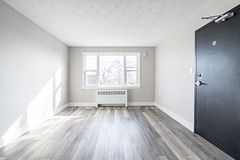 5567 Ontario Avenue 2, Niagara Falls, ON L2E 3S4