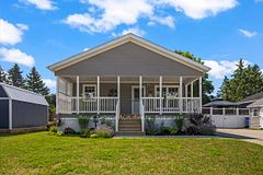 206 Spruce Drive, West Grey, ON N4N 3B8