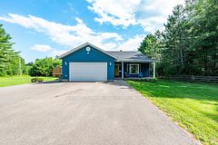 48 Plum Tree Lane, Petawawa, ON K8H 2W8