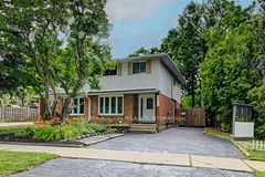 250 Dinison Crescent, Kitchener, ON N2E 3G8