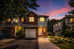 18 Cambray Lane, Kanata, ON K2K 3C3