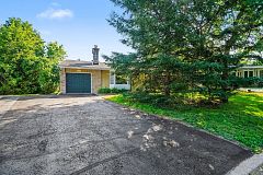 11 Springdale Crescent, South of Baseline to Knoxdale, ON K2H 5T7