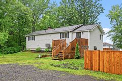 102 Moorhead Drive, Carp - Dunrobin - Huntley - Fitzroy and Area, ON K0A 1X0