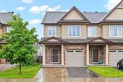 838 Cedar Creek Drive, Blossom Park - Airport and Area, ON K1T 0N6