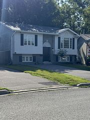 19 Briardale Boulevard, Quinte West, ON K8V 6R1