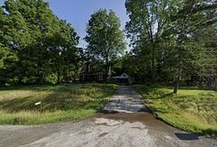 1853 Governors Road, Hamilton, ON L9H 5E3