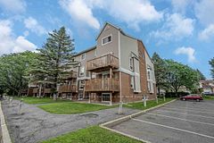 500 Fenerty Court 6, Kanata, ON K2L 3B1