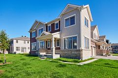 221 Merak Way, Barrhaven, ON K2J 6N7
