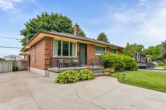 25 Laurentian Drive S, London East, ON N5W 1N8