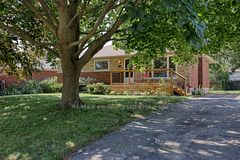 18 Chisholm Drive, Ingersoll, ON N5C 2C4