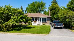 3 Superior Crescent, North Bay, ON P1A 2V9
