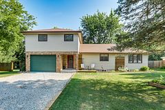 9 Wellington Street, Lambton Shores, ON N0M 1B0