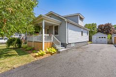 92 Delhi Street, Port Colborne, ON L3K 3K9