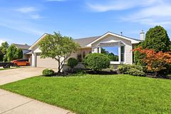 8009 Preakness Street, Niagara Falls, ON L2H 2E8