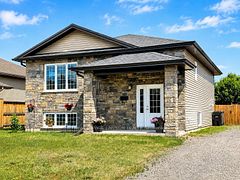 287 Cougar Crescent, Thunder Bay, ON P7C 0B1