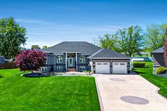 986 Porrone Drive, Kingsville, ON N9Y 3Y9