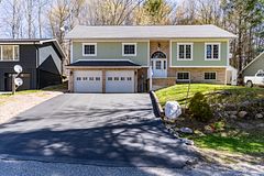 22 Duke Street, Muskoka Lakes, ON P0B 1J0