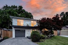 9 Leslie Drive, Hamilton, ON L8G 2P6