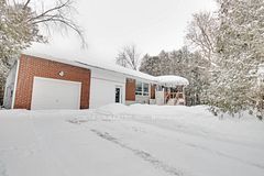 2551 Innes Avenue A, Blackburn Hamlet, ON K1B 3K1