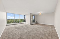 19 Woodlawn Road E 512, Guelph, ON N1H 7B1