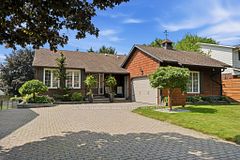 4 Vista Drive, Pelham, ON L3E 0H8