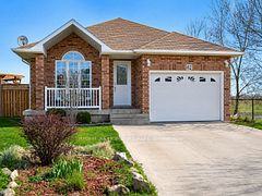 62 Highland Road W Upper, Hamilton, ON L8J 0M7