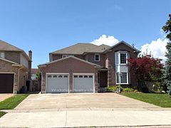 1 CRYSLER Crescent, Thorold, ON L2V 5V2