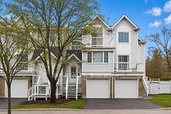 140 Castlegreen Private, Hunt Club - South Keys and Area, ON K1T 3N2