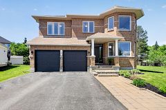 121 Muskego Crescent, Kanata, ON K2W 1H6