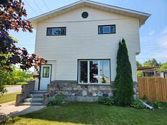 900 Mary Street W, Thunder Bay, ON P7E 4M1
