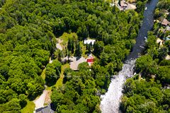 124 Hutcheson Beach Road, Huntsville, ON P1H 1N4