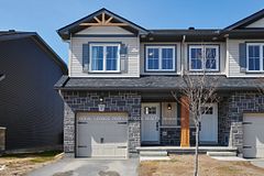 30 WHITCOMB Crescent, Smiths Falls, ON K7A 0C2