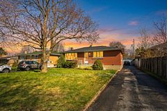 41 Campbell Crescent, Kingston, ON K7M 1Z6
