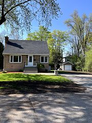 9 Tower Road E, Meadowlands - Crestview and Area, ON K2G 2E2
