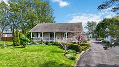 4217 Bluepoint Drive, Plympton-Wyoming, ON N0N 1J6