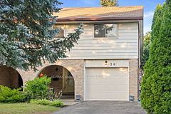 20 Highcroft Court, Kitchener, ON N2E 2N9