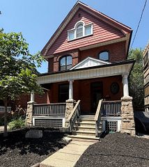 28 Eastbourne Avenue 2nd Level, Hamilton, ON L8M 2M7