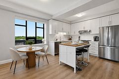 30 Hamilton Street S 411, Hamilton, ON L8B 1V8