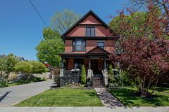 6 Cynthia Street, London South, ON N6C 3E9