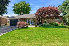 302 Harmony Road, Hamilton, ON L9G 2T2