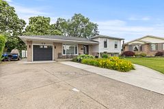 10 Acadia Court, Welland, ON L3C 6J5