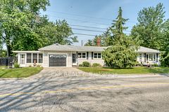 791 Scofield Avenue, Windsor, ON N9G 1L4