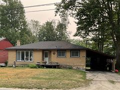 365 Pinegrove Street, Gravenhurst, ON P1P 1L6
