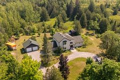 9 Rosco Lane, Kawartha Lakes, ON K0M 1N0
