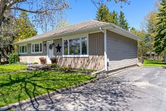 32 Arthur Street W, Blue Mountains, ON N0H 2P0