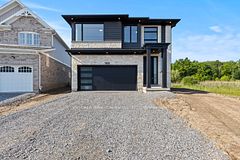 7455 Majestic Trail, Niagara Falls, ON L2H 3V9