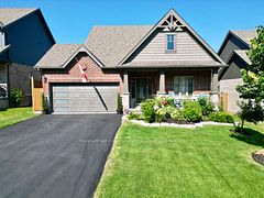 11 Braeside Crescent, Huntsville, ON P1H 0C5