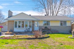 27 Ilkley Crescent, South of Baseline to Knoxdale, ON K2G 0W6