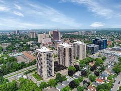 158 B Mcarthur Avenue 1905, Vanier and Kingsview Park, ON K1L 8E7